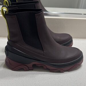 WOMENS SOREL BREX BOOT
CHELSEA BURGUNDY Waterproof